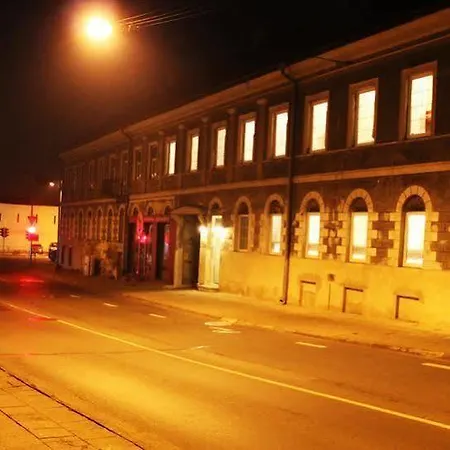 Auberge de jeunesse Center *